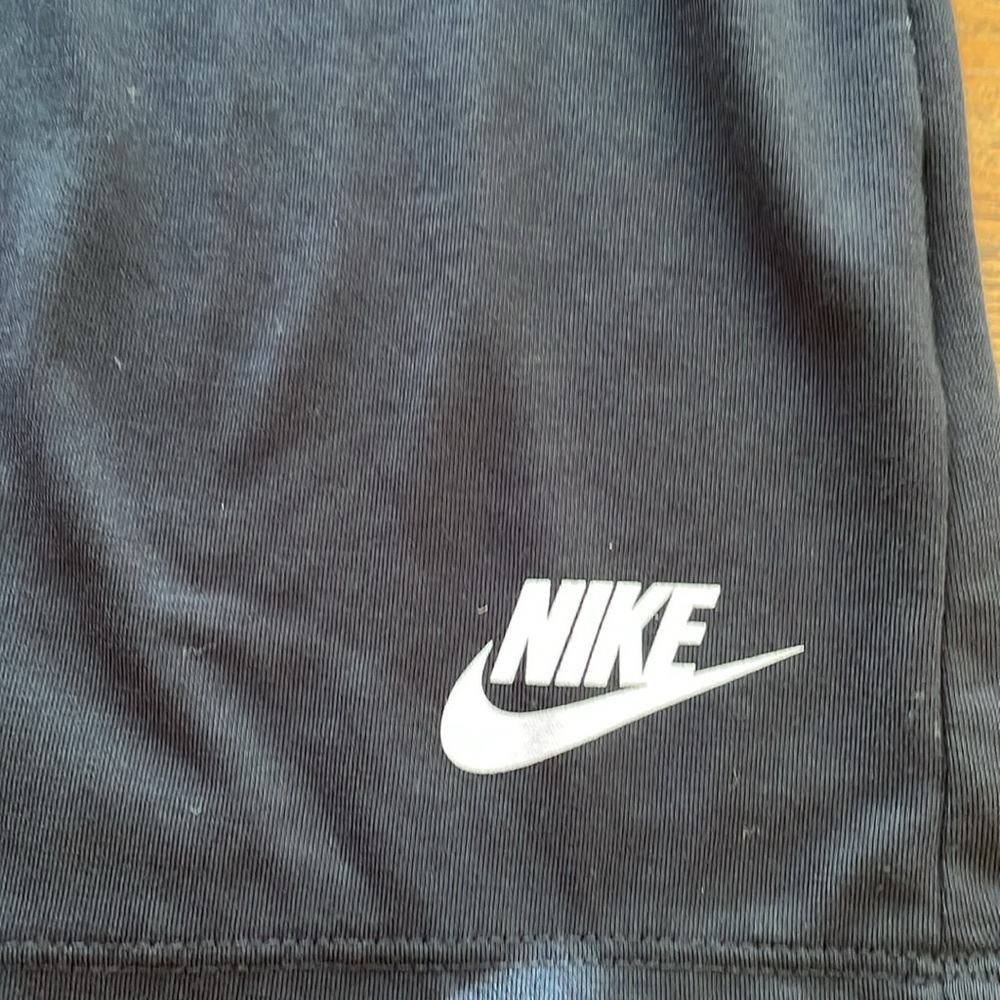 Nike Top - Picture 6 of 7